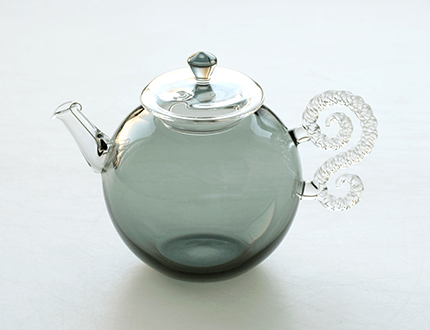 グレーの茶壺